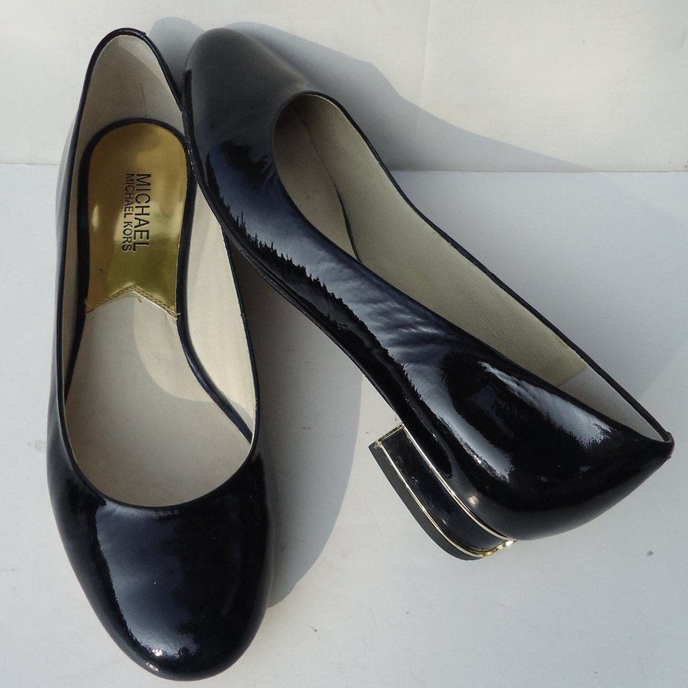 SIZE 7.5M. MICHAEL Michael Kors patent leather shoes. - Picture 16 of 16